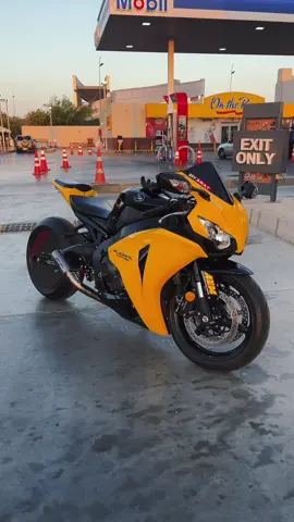 قلبي مش لاقية غير معاك اية الحكاية 🥺 #fypシ゚ #china #chinese #fypシ゚viral🖤tiktok #biker 