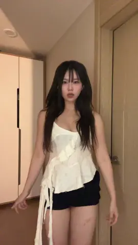 운명이 우리를 부를 땐 그냥 춰야지😝 모에라이 6월 19일 정식 오픈 예정!
 모에라이 챌린지!
 모에라이 싱글벙글 채널에서 웹 드라마 보고 챌린지도 참여 
 #모에라이챌린지 #달빛아래춤을 #모에라이 #모에송 #플러팅챌린지 #댄스 #챌린지 #사전예약 