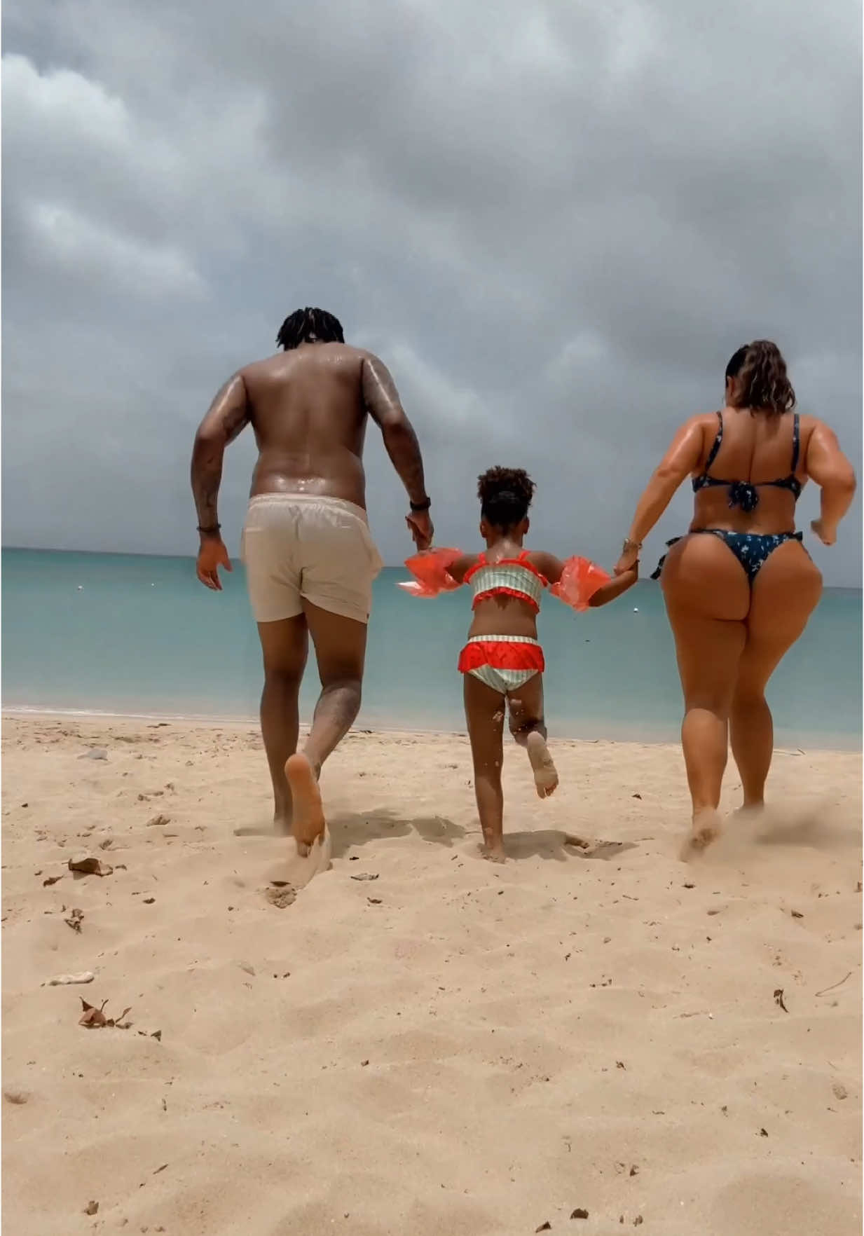 ‘Almost forgot this is the whole point’ #almostforgot #vacaymode #family #fyp 