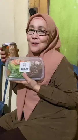 Terimaksh bunda ucy bing slamet , lancar terus syuting nya di jogja y bundaa , selama di jogja wajib nyobain somtam thailand by mariam #mariamcatering #kulinerjogja #somtamjogja #oleholehjogja #dietjogja 