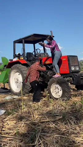 @tuntun y tu familia es normal @Alma pineda🇸🇻 @Gaby ❤️ @Miriam 🤭🥰🥰🥰😅😅😅