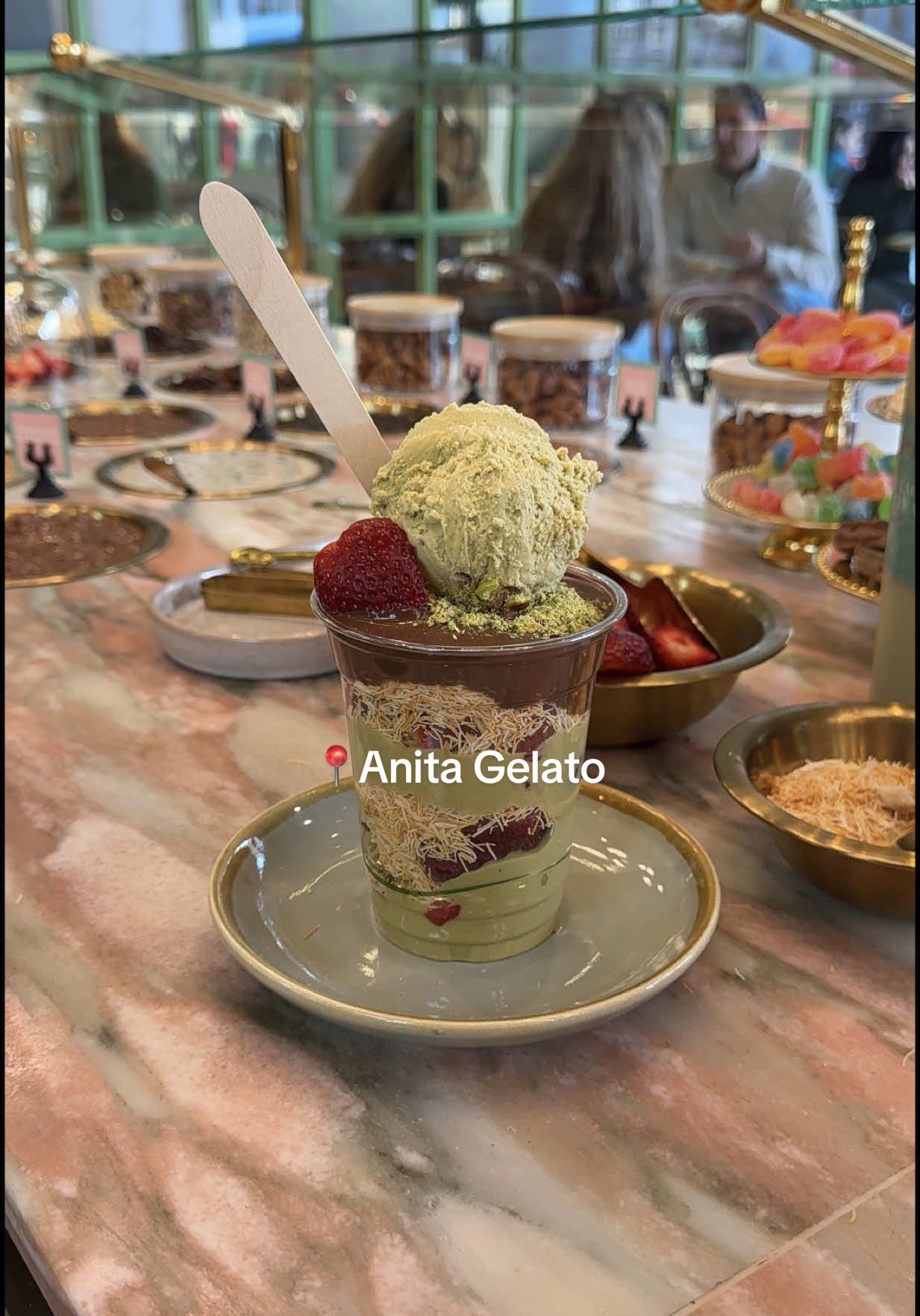 📍@anitagelato_australia 10/10 Dubai choc strawberry cup! 🍫🍓  *PR INVITE @Collab.Socials #collabsocials #anitagelatoaustralia #anitagelato #dubaichocolate #sydneyeats #sydneyfood #Foodie #sydneydessert 