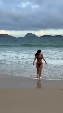 “Amiga, me filma sendo feliz no simples”