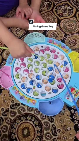 seronok nya berkumpul main tangkap ikan, siapa banyak dia menang🤭 #fishinggame #fishinggamesforkids #fishingtoy #toys #kidstoys
