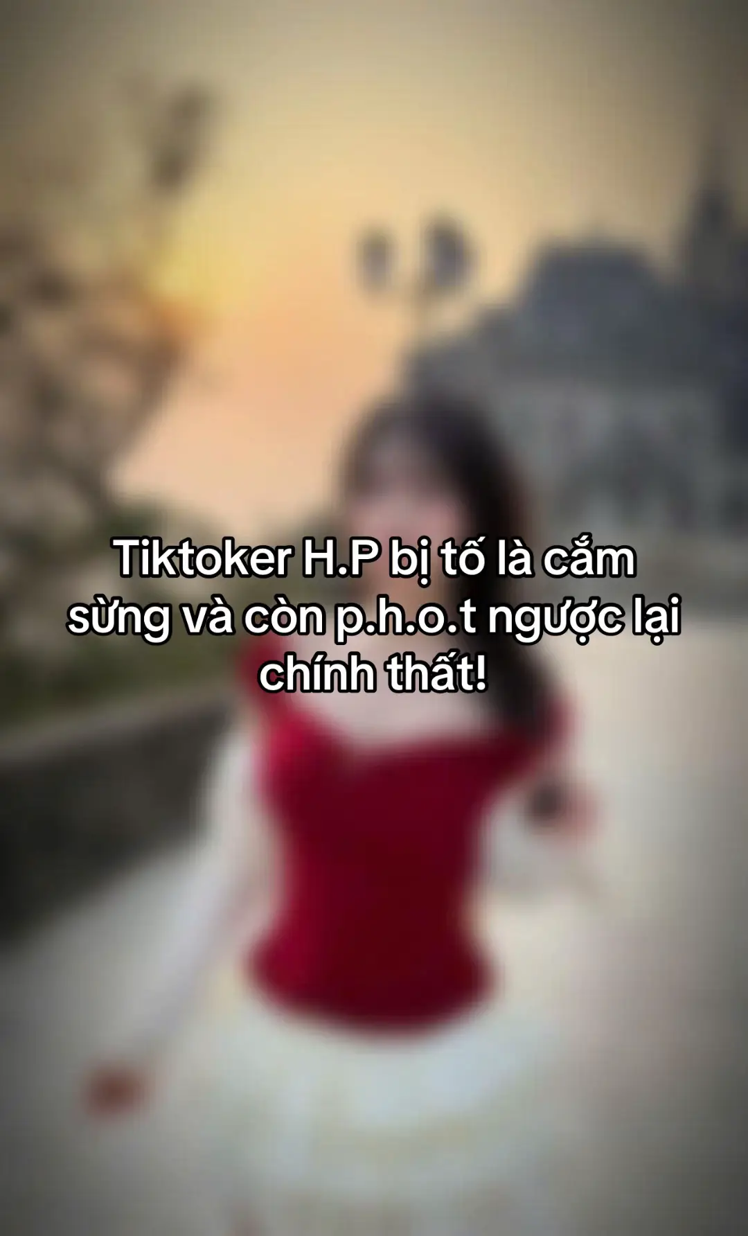 Nói về p.h.ố.t của tiktoker này thì vụ này cũng được một thời gian rồi, nhưng bạn Z chính thất lên tiếng ít người xem nên mình sẽ giúp bạn lan tỏa. Mong là các bạn nam sau này có gặp bạn H.P này thì né để không phải mang sừng nha!