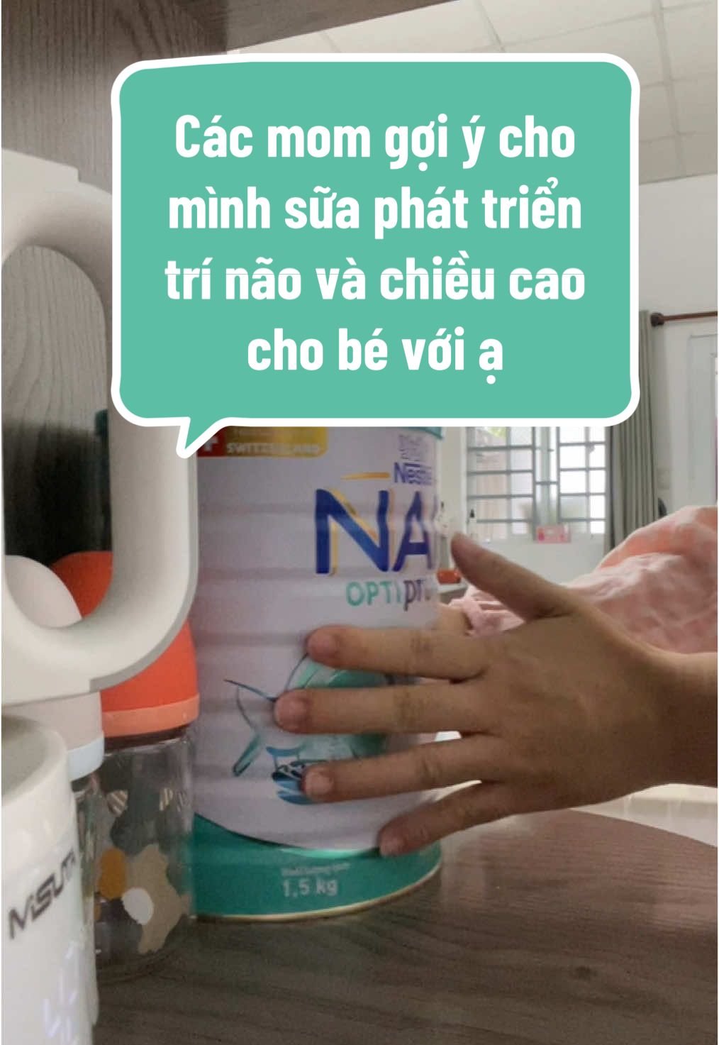 Hôm trước có thử đổi qua #abottgrow cho 2 em bé mà thấy có vẻ ko thích lắm nên lại quay về Nan xanh...kenkin uống từ số 1 đến số 3 luôn có bé nào cũng giống vậy ko nè 🥰 Tiện thể các mom gợi ý cho mẹ kenkin có sữa nào phát triển trí não và chiều cao ko ạ #nanoptiproplus #nestle #nestlenan #suacongthuc #xh #mẹvàbé #dailyvlog #sinhdoi 