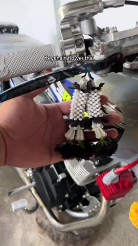 Keychain flower #thaiconcept #streetbikeconcept #fyp #masterjeruvlog #tmx155streetbikeconcept🇫🇷🇫🇷 #tmx #tmx125thaiconcept #raider150fi #wave #xrm #pantrastreetbike🇹🇭 #keychain
