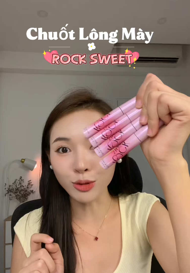 Thay đổi màu lông mày trẻ hẳn lun á #xuhuongtiktok #rocksweet #samdealchienhe #reviewlamdep #xuhuong #chuotlongmay #doimaulongmay #nhuomlongmay #mascara #mascarareview #vananhonni 