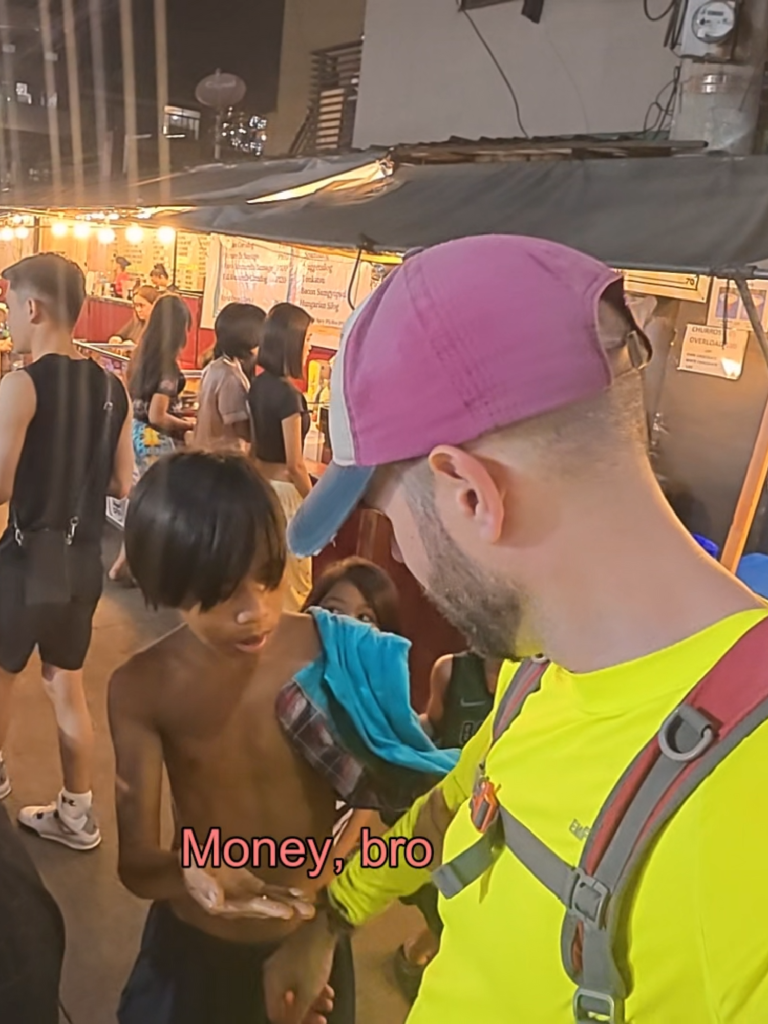 Giving Money to Filipino Beggar Kids Gone Wrong 🇵🇭 #traveltiktok #tiktokphilippines #philippines #travelblogger #charity