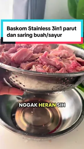 Baskom Stainless multifungsi 3in1 bisa buat parut sayur, nirisin dalam satu alat. Ukuran diameter 26cm tinggi 10cm. #baskomstainless #baskomstainless3in1 #baskomstainlessmultifungsi #baskomparutanmultifungsi #baskomparutan3in1 #baskomparutanserbaguna #baskomparutstainless 
