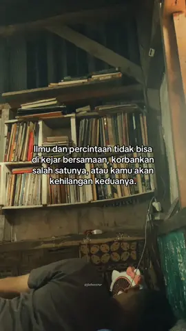 Korbankan salah satunya . . . . #santri #santripondok #santrikeren #santriindonesia #quotes #arabic #islamic_video #viral #fyp 