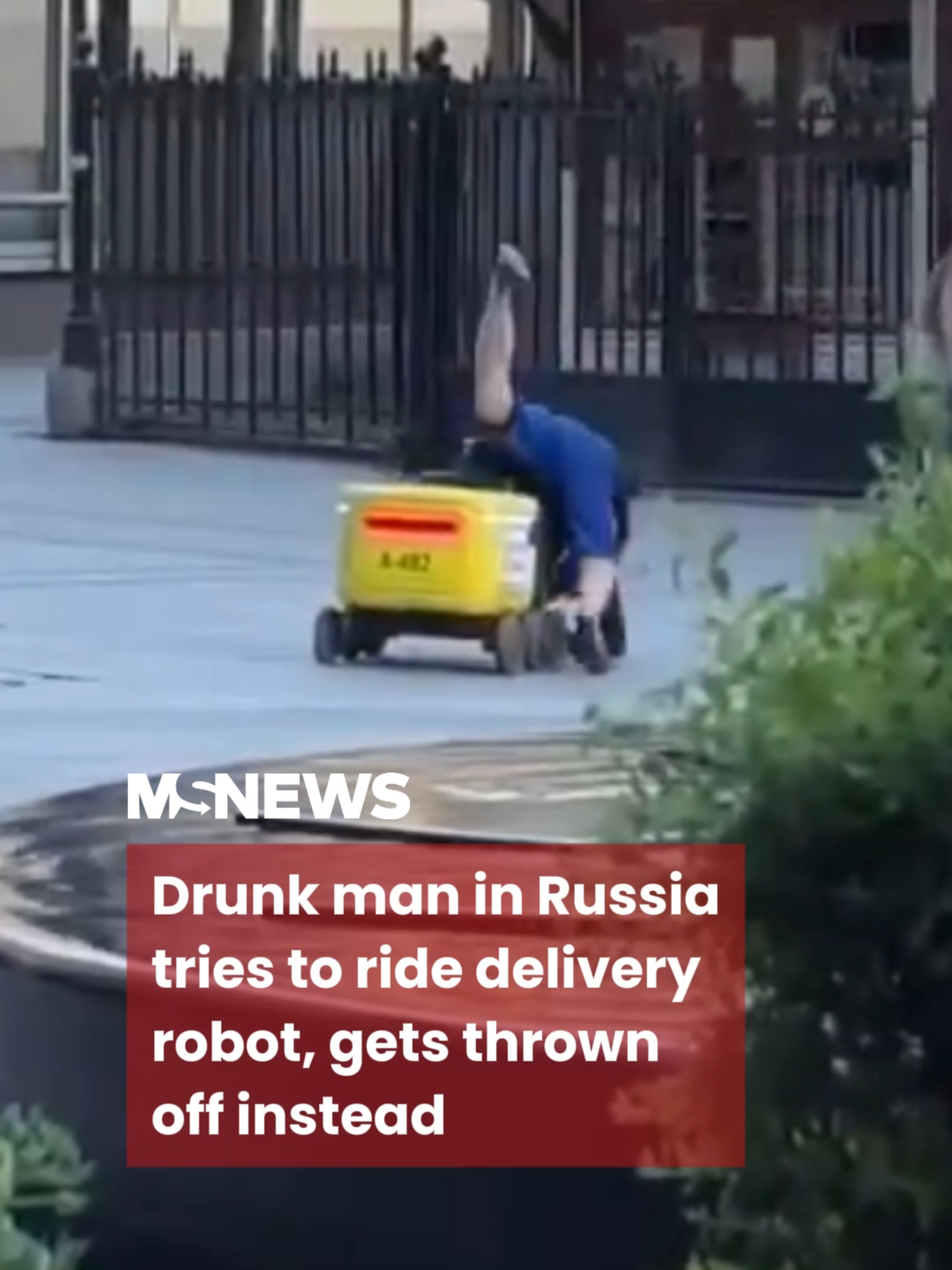 Drunk man activities 🤖🍻 #mustsharenews #tiktoksg #fypsg
