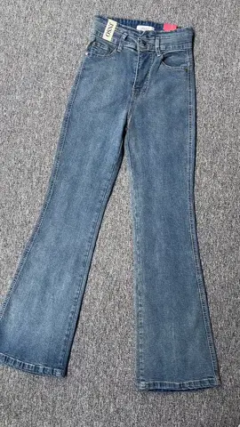 Cutbray by jiniso garis kerasss, cakep bgttt omgg, model higwaist bikinn kaki jenjang yaaa 😍💗 #fy #fyp #cutbray #cutbrayjeans #jeanshighwaist #cutbrayjeanswanita #cutbraystyle #celanajeans #jeanswanita #retro #rekomendasijeans #jiniso 