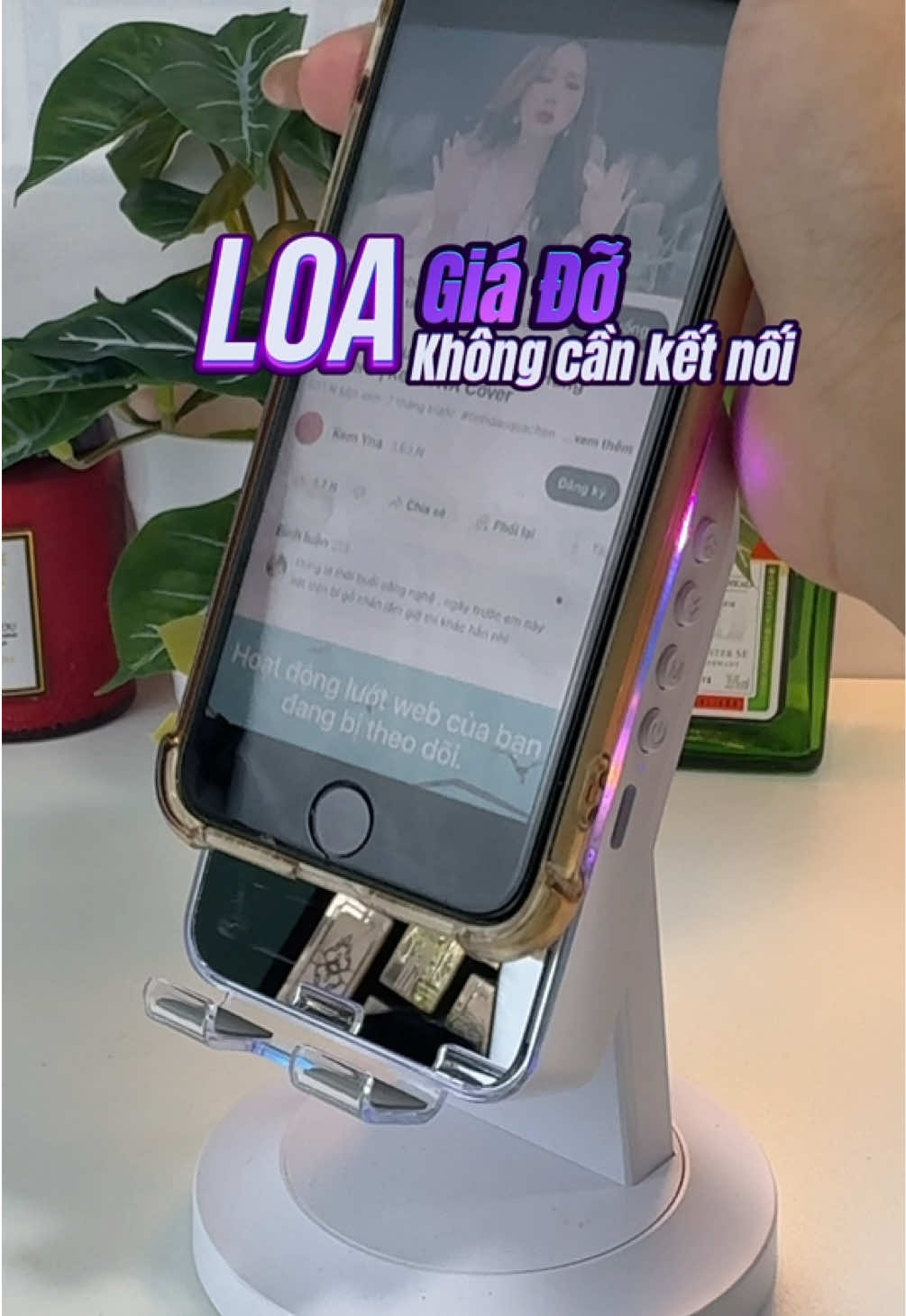 Cái Loa vừa làm giá đỡ vừa làm gương soi, mà không cần kết nối gì cả, để lên là nghe #Loa #loabluetooth #giadodienthoai #giadodienthoaixoay360 