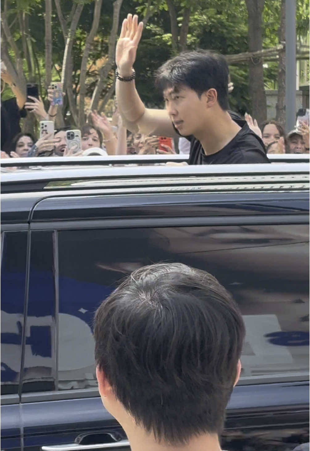 I still can’t believe I saw him I WILL NEVER SHUT UP ABOUT IT ( Y’all I knew it was Tae not Jimin, I think I was just thinking about Jimin that time…) #btsarmy #bts #namjoon #rmbts #bangtan #hype #southkorea #bangtanboys #btsnamjoon 