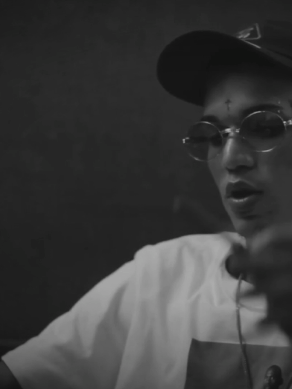 Me tienes aquí onde estoy con los puntos suspensivos... #aleeldominio #lyric #fypシ゚ #vira #musica #hacemuchotiempo 