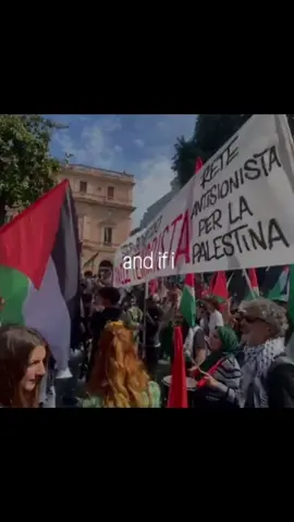 era rossa la sua bandiera🚩✊🏼 ##osa##antifa##bellaciao