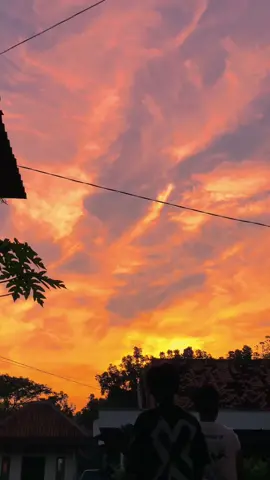 ngadduh lajengan#fy #sunset #sun #fyp #fyppppppppppppppppppppppp#mainlayangan #madura #sampang 