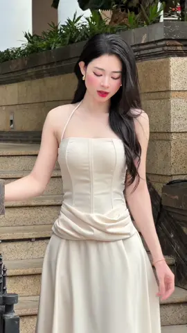 Mẫu corset 3 che mọi khuyết điểm bụng dưới của mấy nàng nè 😍 #trending #Quinee #đâmxinh #đâmxinhxuongpho #maxidress #trendingtiktok #damdicuoinguoiyeucu #damcaocap #fishion #corset #damditiec