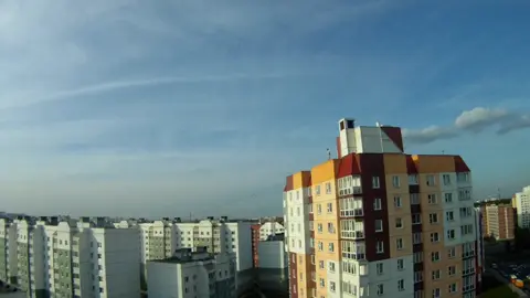 прыжок с 15 этажа, подготовка к съемкам. местные дети были в восторге😁#прыжкисверевкой #кино #madness #минск