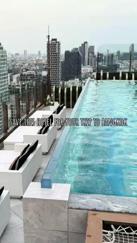 the start of our backpacking thailand trip started in a hotel after the 28 hour travel day, onto hostels next…  infinity pool, sky bar, sky swing and gorgeous rooms for only £60 a night?!  📍@INNSiDE by Meliá Bangkok #bangkokhotels #sukhumvit #bangkokrooftopbar #infinitypool #bangkoktravel 