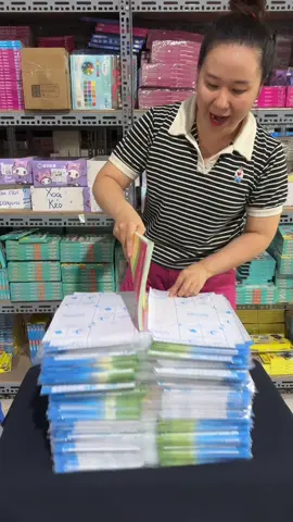 Đợi đến khi khai giảng mới bắt đầu mua bọc sách thì chắc chắn là không kịp #xuhuong #xuhuongtiktok #bocsachvodecal #bocsachgiaokhoa 
