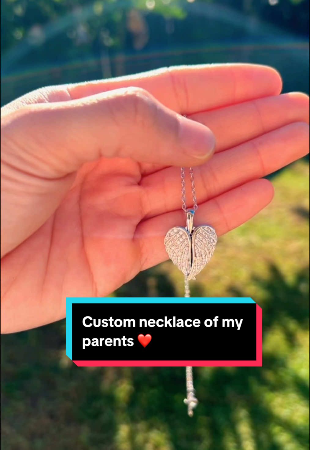 Custom necklace of angel wings with my parents photo inside ❤️ #parents #family #custom #design #parentsoftiktok #rip 