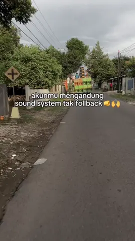 sat settttt  #lewatberandafyp #berandatiktok #xybca #zyxcba #fyp #fypage #soundsystemjawatimur #soundsystemkediri #soundsystem #lewatberanda 