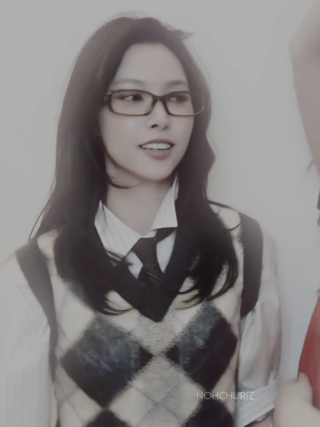 I VOLUNTEER 😫 #audioedit #brasil #yunah #illit #yunahedit #edit #foryoupage #yunahedit #cleopatra @ILLIT 