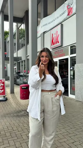 3 Looks rund um unsere aktuellen Langen Hosen - Welches Outfit ist dein Favorit? ❤️  Und nicht vergessen: Im Juni sparst du auf alle langen Hosen 15%* mit deiner myKiK-Vorteilskarte !  #mykik #mehralsdudenkst #mode #outfits #fashion #fashionstyle #outfitinspiration  *Preisvorteil nur mit einer gültigen myKiK-Vorteilskarte vom 01.-30.06 erhältlich auf alle langen Hosen.