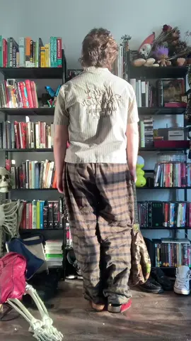 It’s a very early day for me, so forgive me for wearing these pants once again SOTD: bucolic from pineward #OOTD #sotd #fraghead #nichefragrance #perfumetiktok #fragrance #folkmusic #vintagefashion #westernfashion @Urban Outfitters 