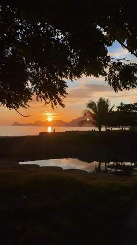 Dili nia SUNRISE sempre BONITA 😍 #timorleste🇹🇱 #hauniatimorleste🇹🇱 #raidobentimorleste🇹🇱🐊 #fyp #dili #sunrise #magichour #sky #dilivibes 