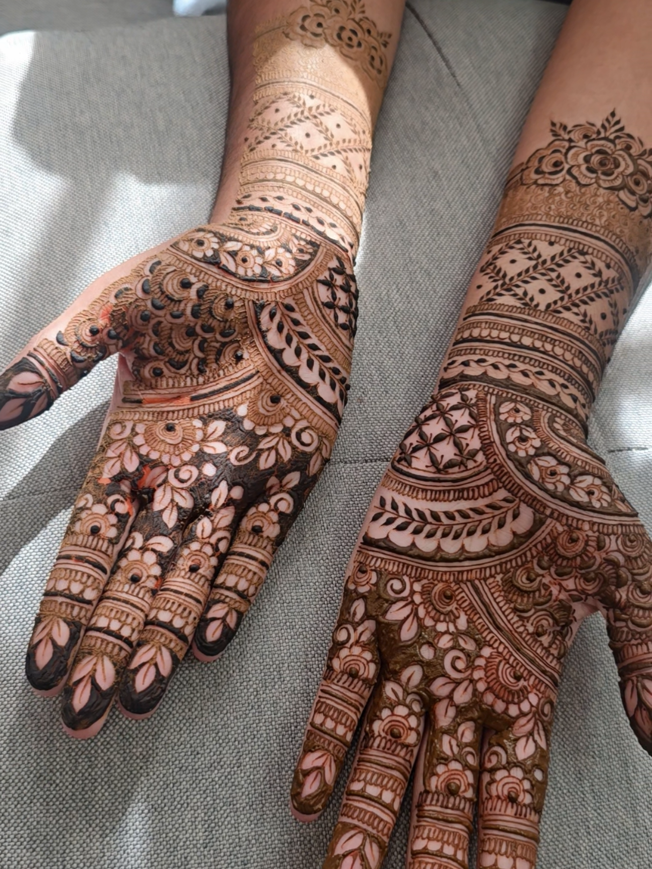 An early morning henna sess 🙌🏻🌿✨️ #henna #hennaartist #hennalove #hennadesign #mehndi #foryoupage #hennaartist #fypシ゚ #mru🇲🇺 