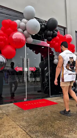 A mais nova academia da cidade inaugurou: ONEA.🔥 E a gente já chegou testando tudo. Máquina nova, ambiente top e suporte pesado com a @monstersuplementosbv . Léo na parceria, treino de verdade e presença marcada, como tem que ser.🔱💪🔥 Passa lá e confere de perto a estrutura. 📍Ataíde Teive, 8615 – Equatorial Porque quem vive isso… reconhece quando é diferente. Vai lá conhecer enquanto ainda tá no começo, porque esse lugar vai explodir.💥