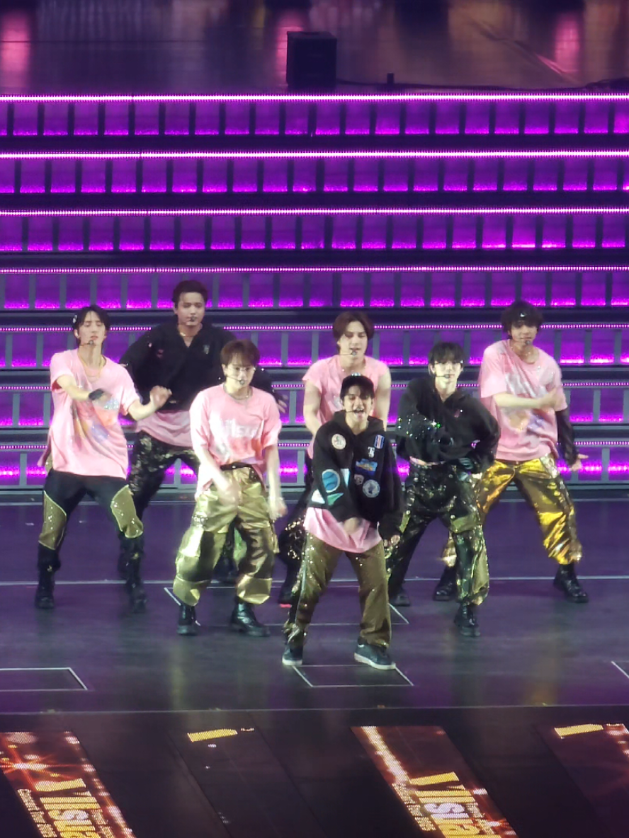 Travis Japan VIIsual 千葉 ららアリーナ 6/8 ♪Golden Girl 幸せな時間をありがとう😍❤️ #travisjapan #トラジャ #宮近海斗 #中村海人 #七五三掛龍也 #川島如恵留 #吉澤閑也 #松田元太 #松倉海斗 @Travis Japan @Chaka_TJ @七五三掛龍也/Ryuya Shimekake 