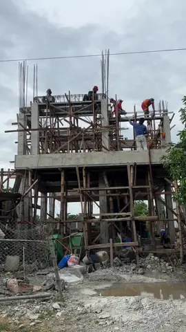 Malayo pa pero malayo na 🥰 pwede na tayo mag pa bubong 🏡thank you Lord !! #houseUodate #dreamHouse #HouseDesign #HouseConstruction #HousePlan 