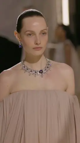 Phần 2 #blvgari #jewelry #fashion #fashionweek #fyp #foryou #TikTokFashion #fypシ゚ #viralvideo #Runway #hautecouture #vouge 