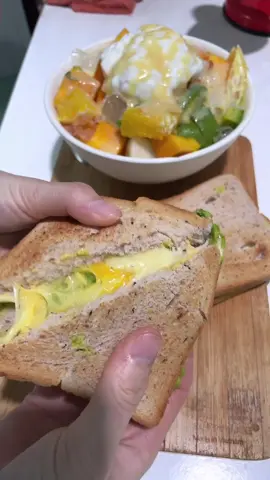 Sandwich Kẹp Bơ Phô Mai Kéo Sợ Thanh Đạm và Trái Cây Dầm#xuhuongtiktok #xuhuongtitok2025 #nâunngoncungtiktok #bánhmi #Bánhmì🥖🥖 #bữatối #bơ #phômai #phômaikeosoi #bữaanchay #tráicayto 