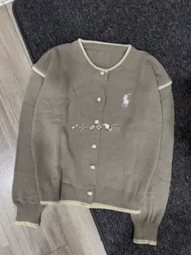 #cardigan #cardiganrajut #cardiganoutfit #ootdcardigan 