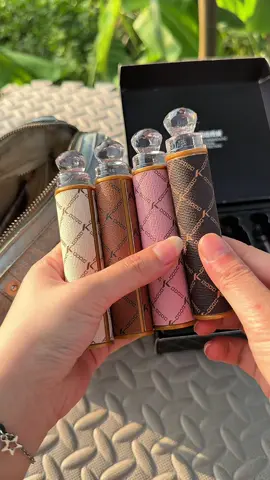 Bàn chải mà tưởng thỏi son á 