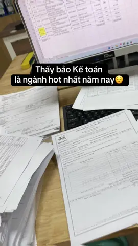 Tình hình các kế toán sau hơn 10 áp dụng nghị định 70, thông tư 32😃 Thấy cũng …. Cũng iu nghề🫶 #ketoan #ketoanthue#nghidinh70 #thongtu32 