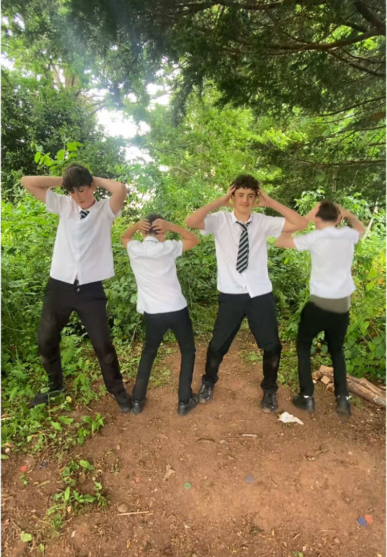 Absolute groove @Dj Joe @alex_main371 @Saxon 🏉 @Dylan🏉 @_Big_Chili_Dog_ @Adamdean @Harley_Bres12 @🌊𝕭𝖔𝖉𝖍𝖎𝖘𝖚𝖗𝖋🌊 #dance #dancechallenge #vibes #school #lads #fun #boys #gang #irish #fyp 