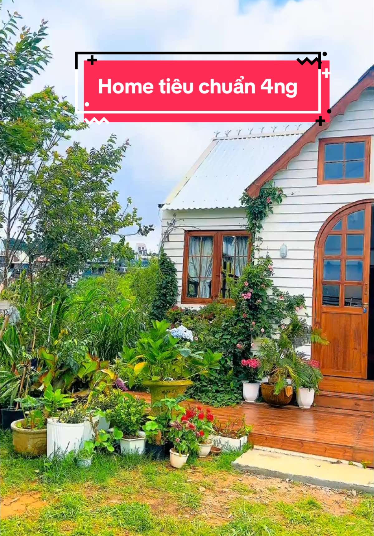 🏡 Nhà nhỏ giữa lưng đồi – đẹp như bước ra từ truyện cổ tích ✨🌸 Ẩn mình giữa thiên nhiên, căn nhà mang phong cách cottage thơ mộng, nép bên lưng đồi rợp hoa, từng góc nhỏ đều được chăm chút tinh tế. 🌷🌼 🌿 Căn bếp nhỏ xinh như trong tranh vẽ – nơi bạn có thể nấu những bữa ăn ấm áp giữa không gian bình yên. #dalatchill #homechilldalat #ĐàLạt #homestaydalat 