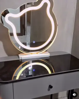 Bàn trang điểm thông minh gương gấu 🐻🐻🐻 kết hợp đèn led 🌈 sạc không dây ạ. #bantrangdiemthongminh #bantrangdiem #banphan #phòng_ngủ_đẹp #decor #viral #hottrend #hottrendtiktok #xuhuongtiktok #noithatdep 