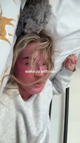 Morning vlog 🤗#goodmorning #morningvlog #Vlog #mornings #gm #wakeup #wakeupwithme #skincare #redlight #dewy #glowrecipe @omniluxled @Glow Recipe @Cetaphil @rhode skin @Pureology @Owala @Personal Day 