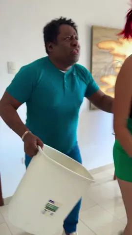 Parte 2 | Metió su dinero en la basura y lo perdió#vira #reflexionesdelavida #shorts #reflexiondeldia