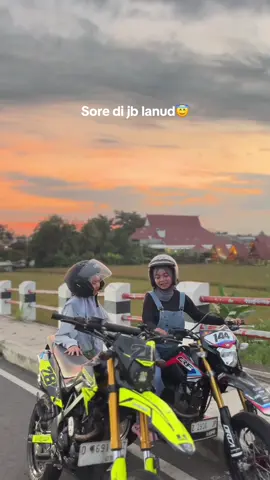 Info motoran lagi🤙🏽 #crf150l #supermoto #foryoupage #tasikpride #klxsupermoto @144cm🧚🏻 
