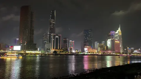 Không ồn ào, không náo nhiệt. Chỉ cần một chút an yên.#chill #saigon #hầmthủthiêm #tâmtrang 