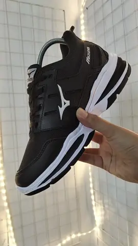 #sepatupromo #sepatupria #sepatuwanita #sepatuanaksekolah #sepatuhitamsekolah #sneakershitampria #sepatuhitampolos #sneakershitamputih #mizuno #mizunohitamputih #runninghitam #sepatuhitamputihsekolah #sneakersterbaru #sneakershitamputih