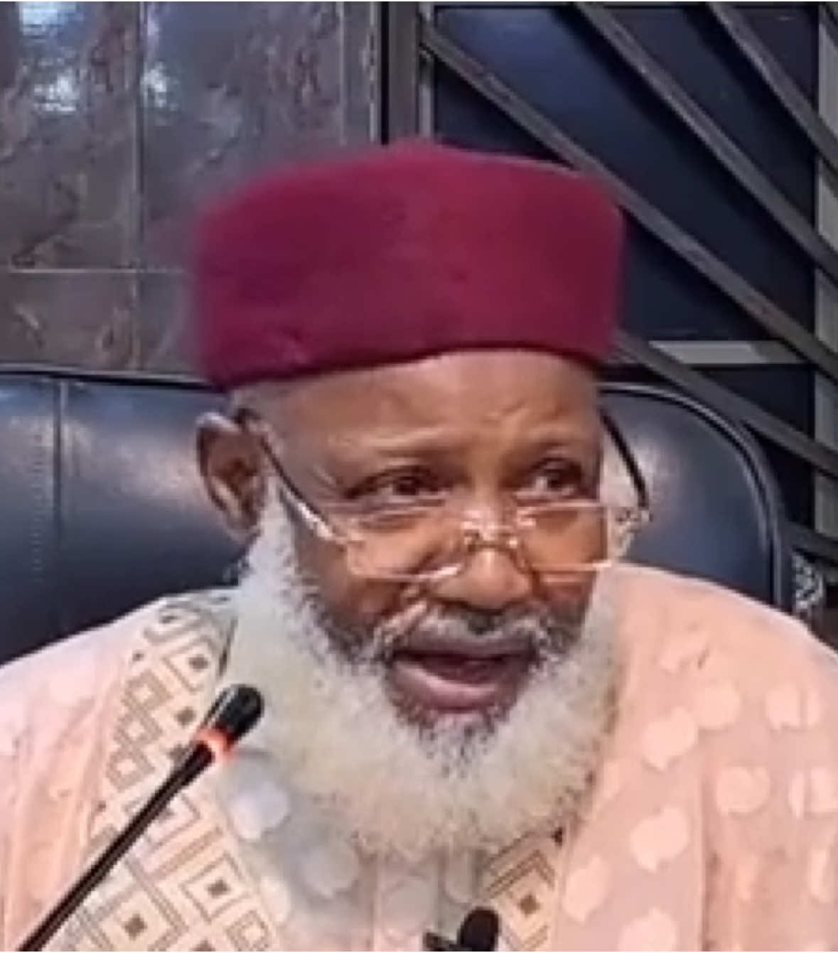 Daga littafin ABOKIN FIRA. Musha dariya. #profmansuribrahimsokoto #profmansursokoto #karatun_malaman_sunnah_ #northernnigeria #virals #highlight 